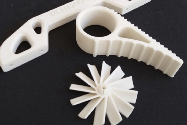 Pezzi meccanici in materiale speciale simil Nylon